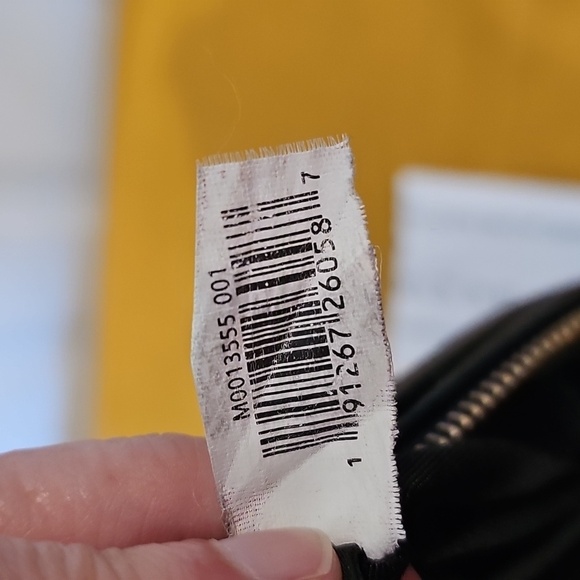 Marc Jacobs Pebbled Leather Crossbody W/COA MSRP $350 - Picture 12 of 16